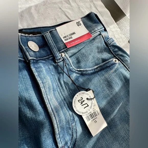 NWT Express high rise ankle distressed denim legging 0S 0 Short - Picture 5 of 6
